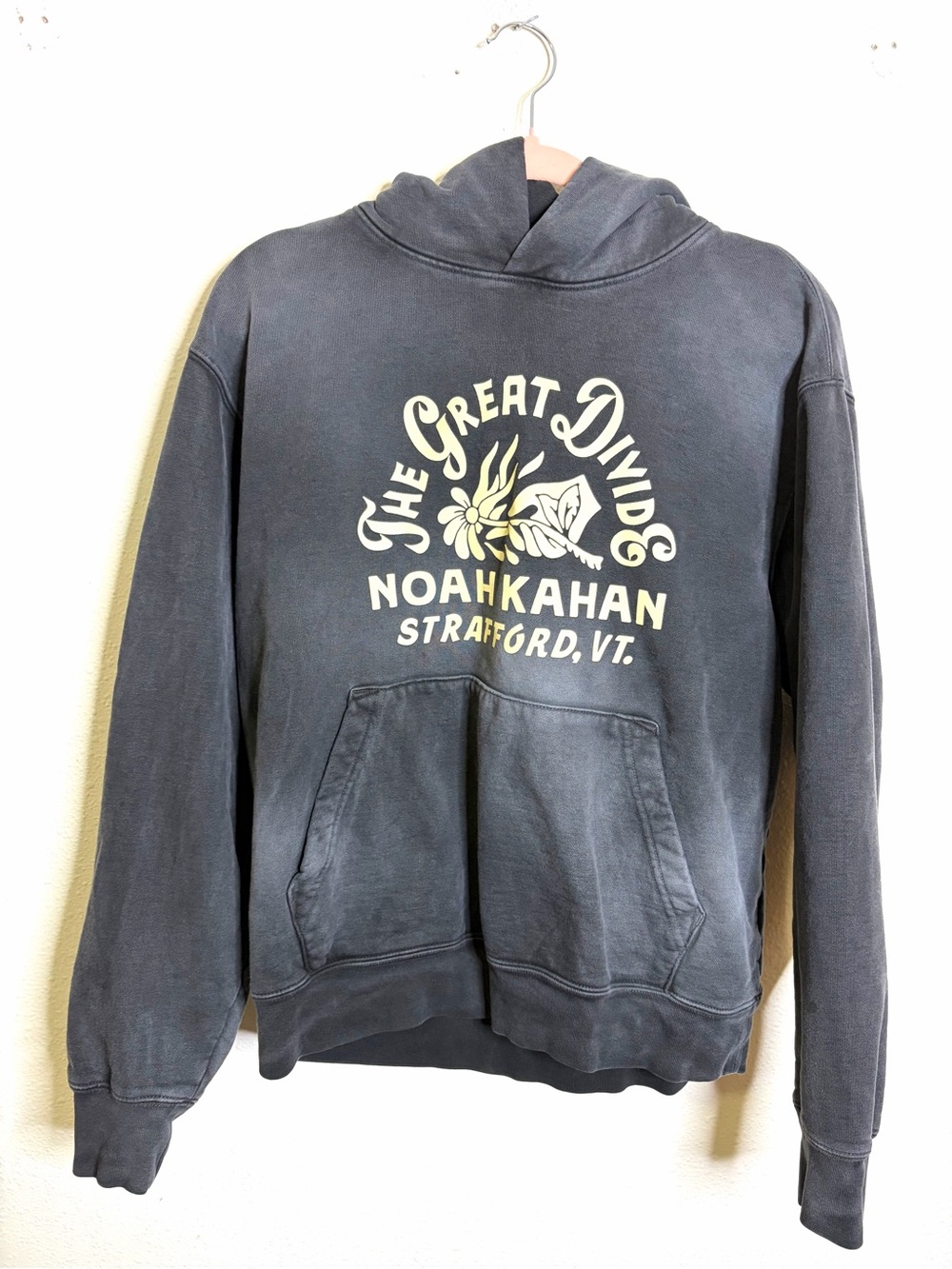 Noah Kahan Wildflower hoodie The Great Divide Graphic Hooded Sweatshirt M womens